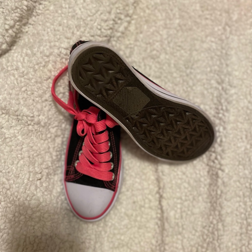 Black and pink girl sneakers